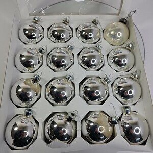 Vintage Christmas Ornaments Set Of 16 Silver Round Bauble Balls With Nice Box
